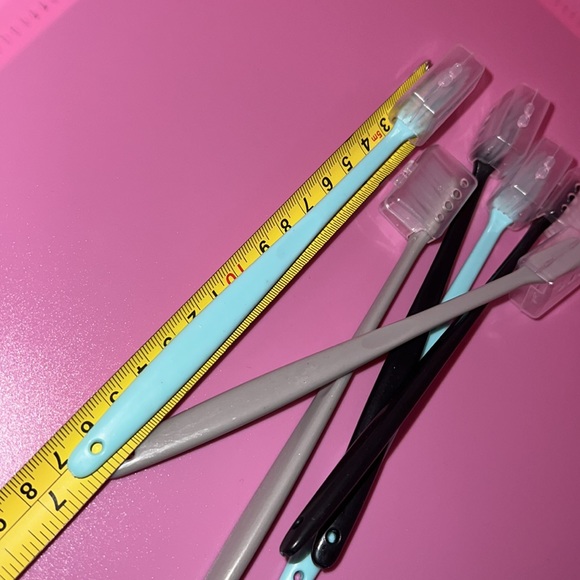 6 Piece Toothbrush Set - Picture 4 of 5